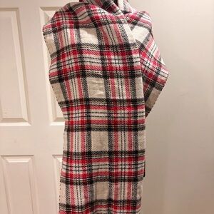 Plaid Scarf in Red and Black